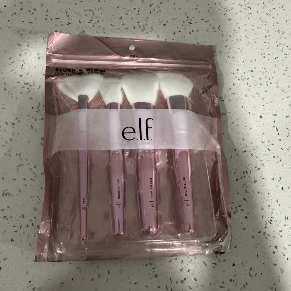 New Elf Assesories 4 brashes
